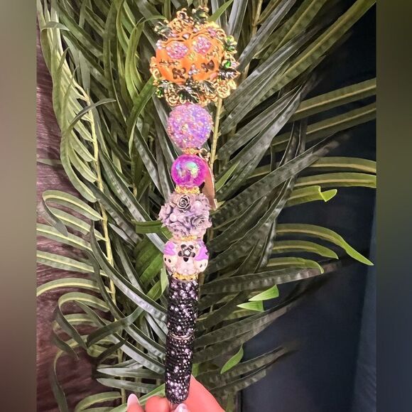 Halloween Hand-Made Custom Extended Beaded Pen with Large Fancy Jack-O-Lantern. - Picture 2 of 9